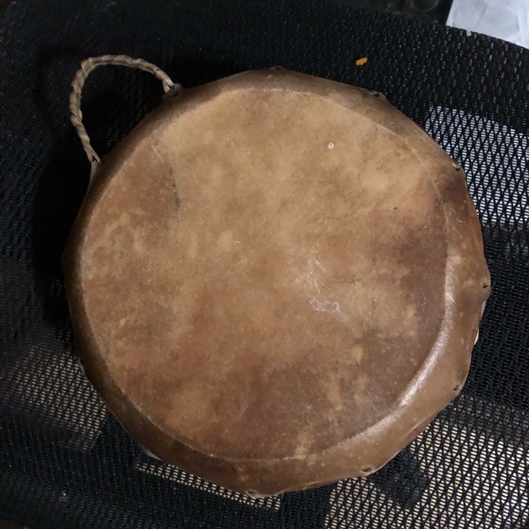 Small Drum w/ Salamander Art- 432 $20 or $15 w/offer - Picture 2 of 3